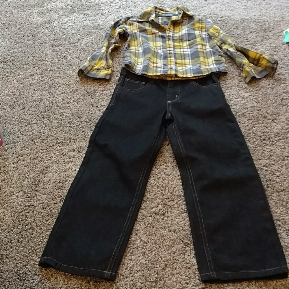 Like new Coogi jeans with a Carter's shirt sz 5